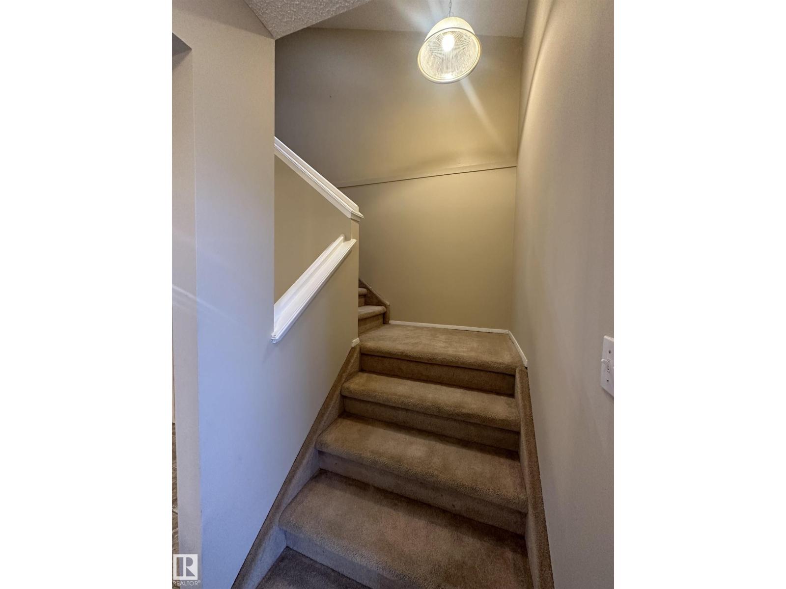 #8 3221 119 ST NW, Edmonton