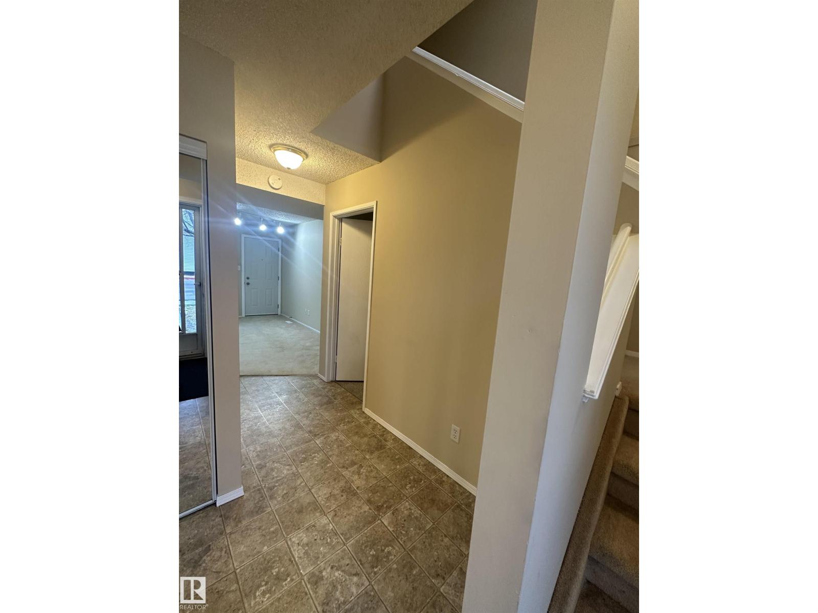 #8 3221 119 ST NW, Edmonton