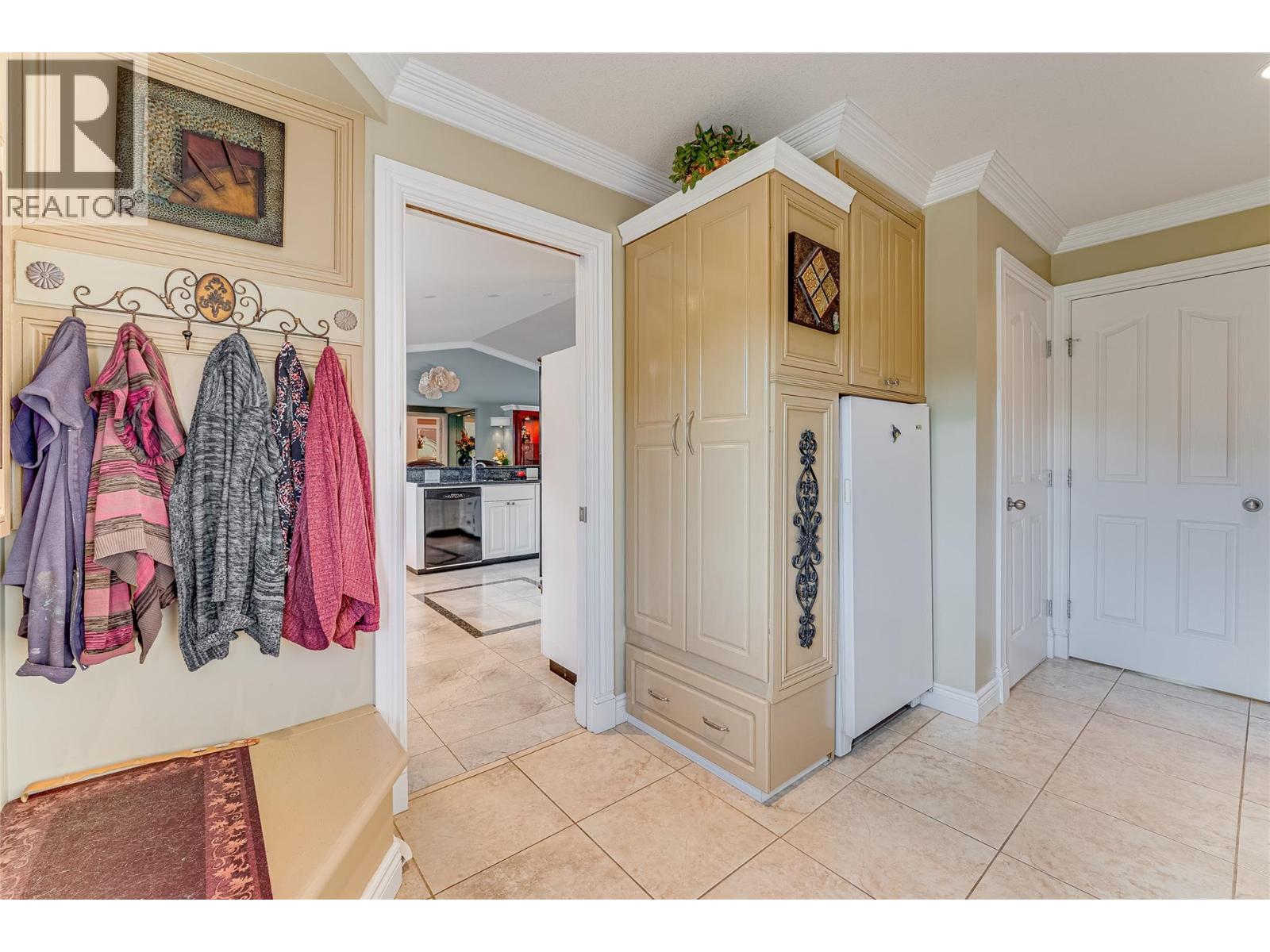 39 Ladyslipper Road, Lumby