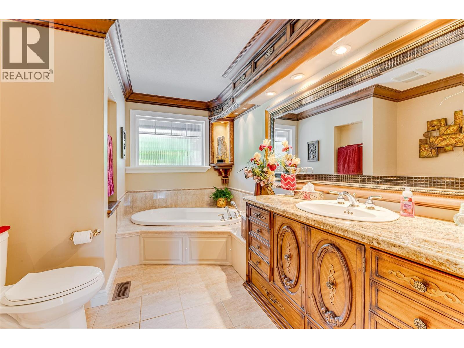 39 Ladyslipper Road, Lumby