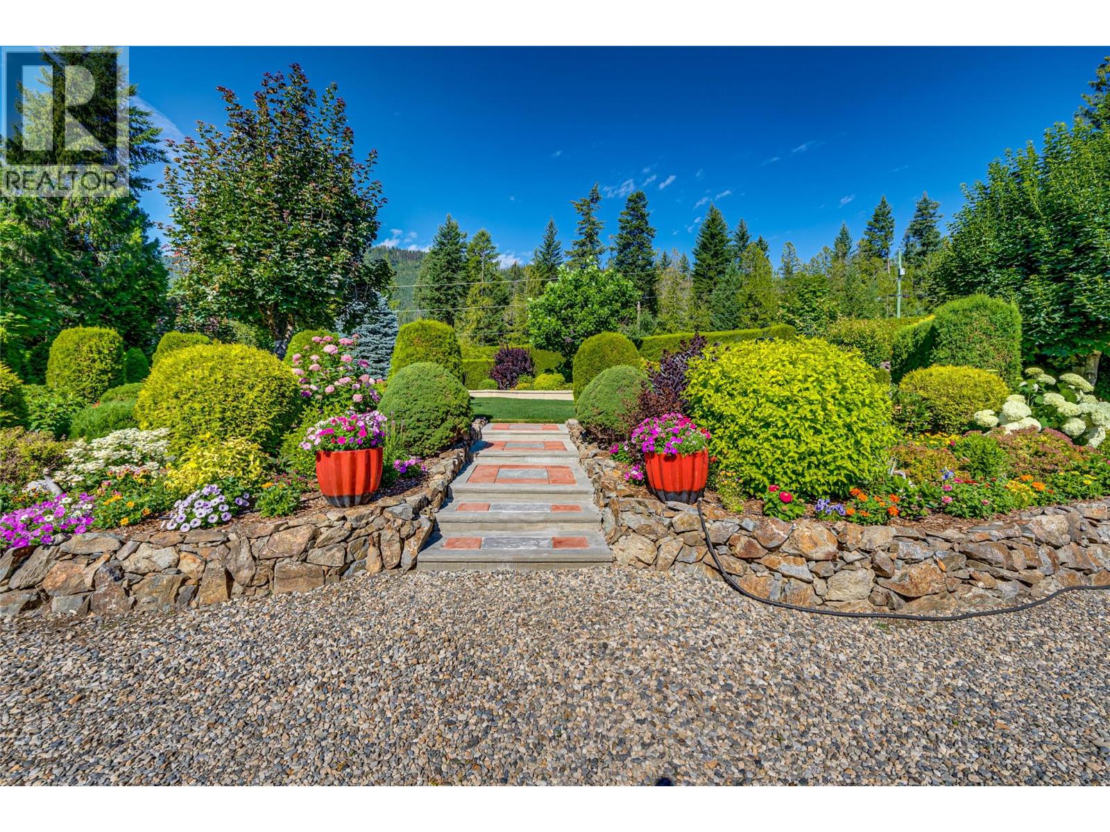 39 Ladyslipper Road, Lumby