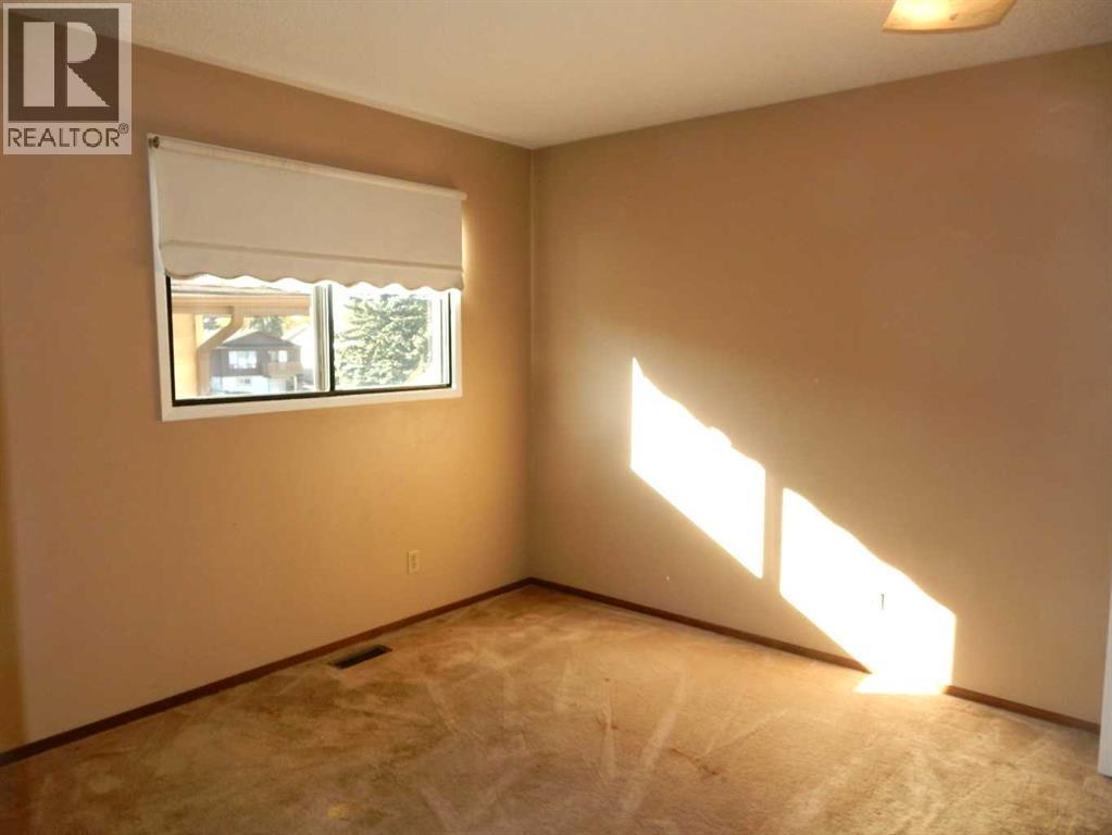 Single Family House for Sale in  Bedwood Rise NE Beddington Heights Calgary 