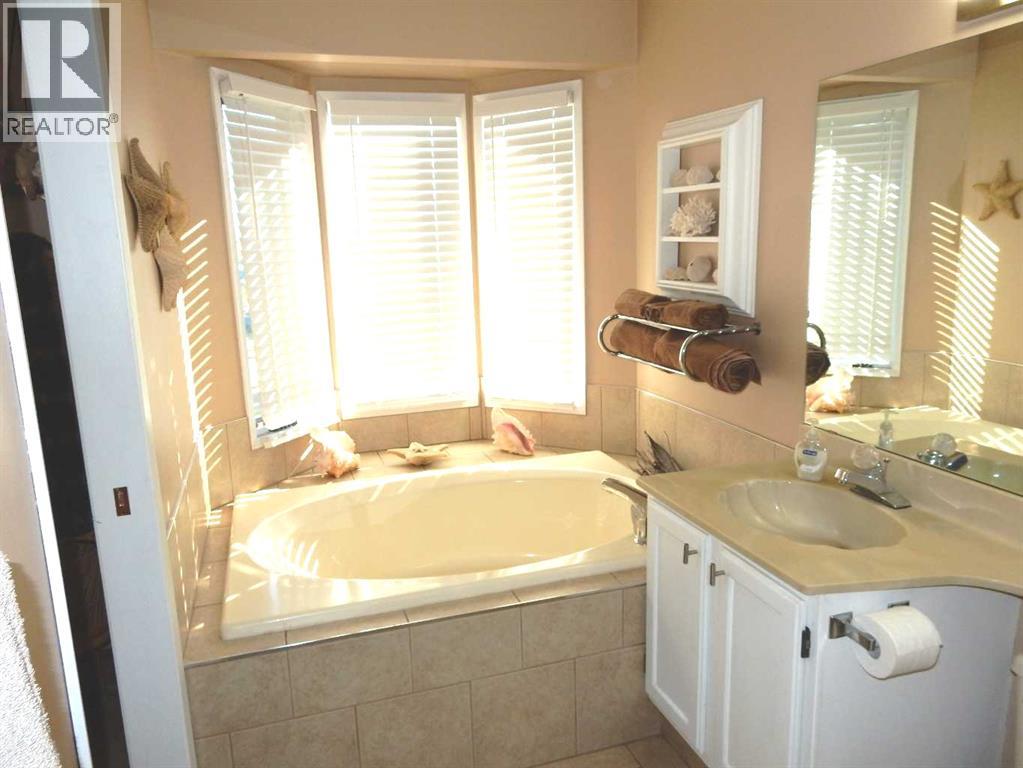 Single Family House for Sale in  Bedwood Rise NE Beddington Heights Calgary 