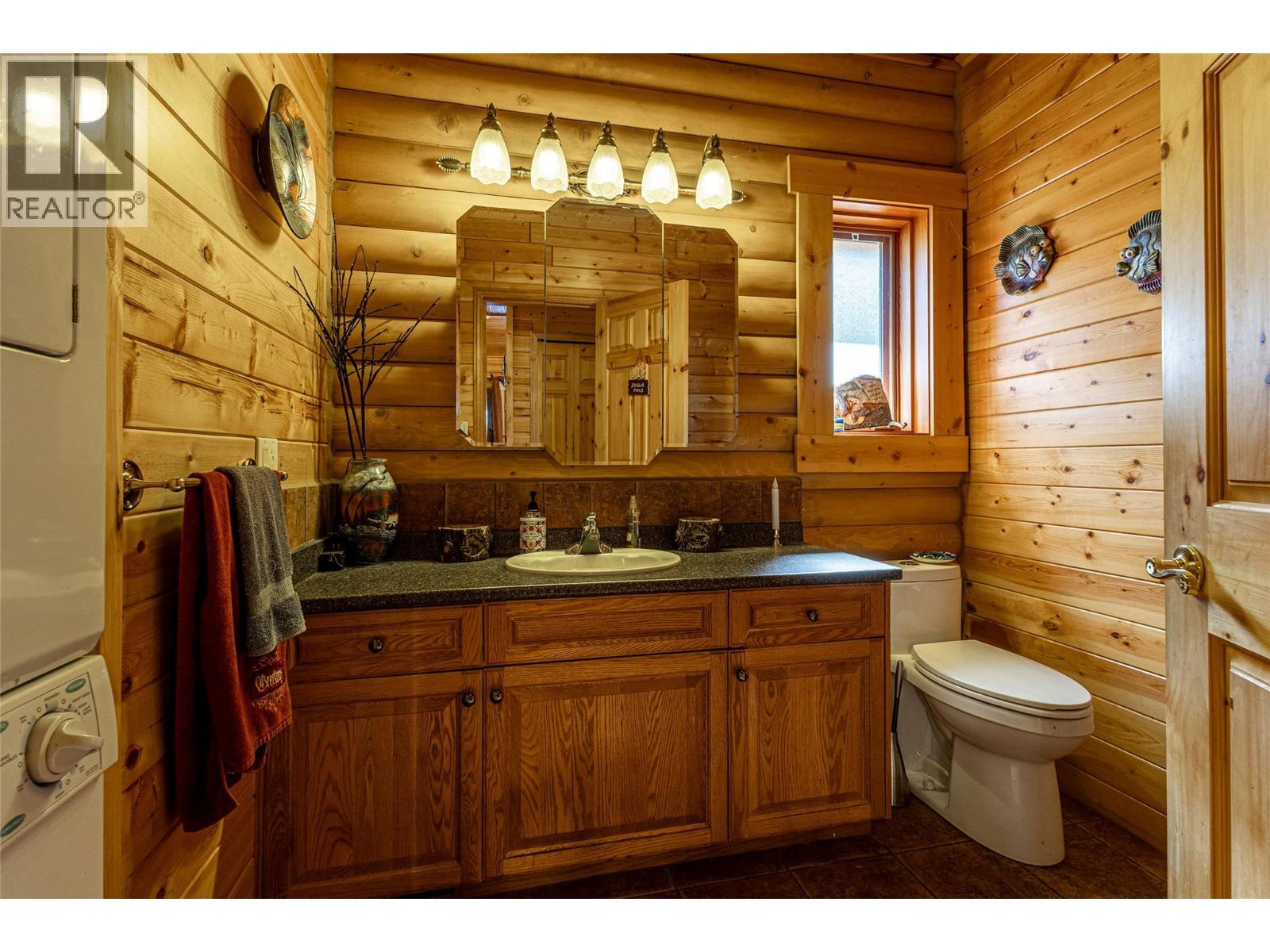 1733 District Lot Lake, Lake Country