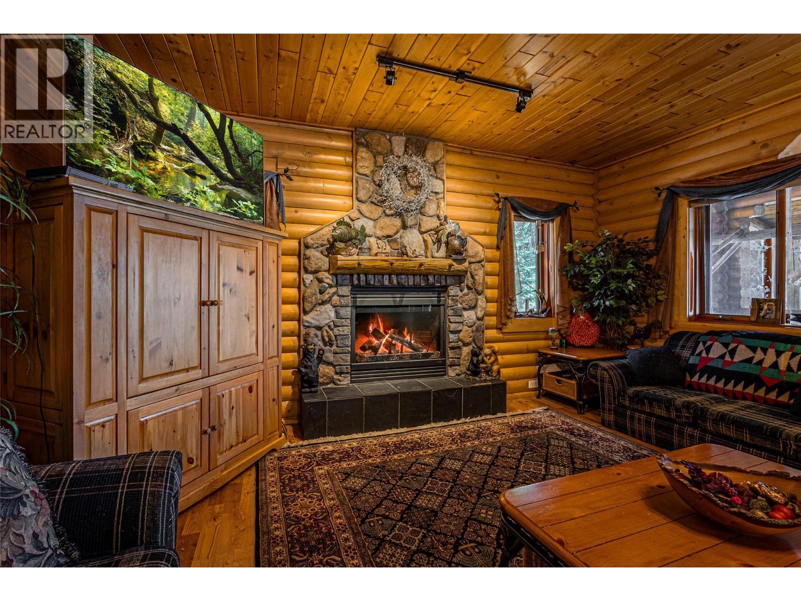 1733 District Lot Lake, Lake Country