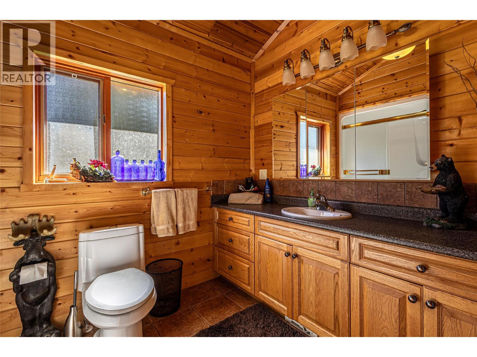 1733 District Lot Lake, Lake Country