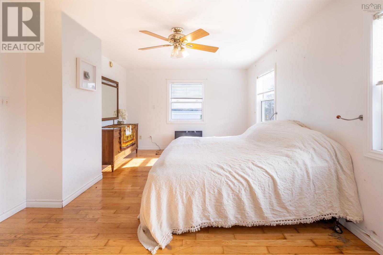 Property 18 of 41 of 225 Maple Drive