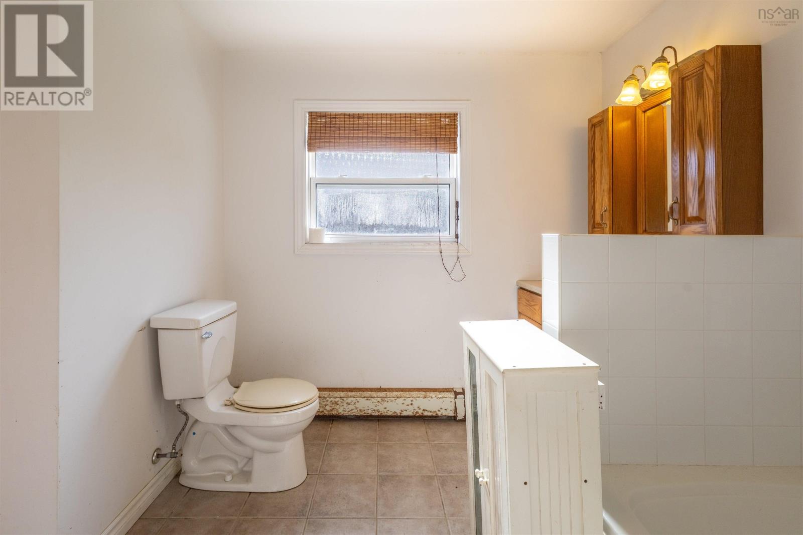 Property 19 of 41 of 225 Maple Drive