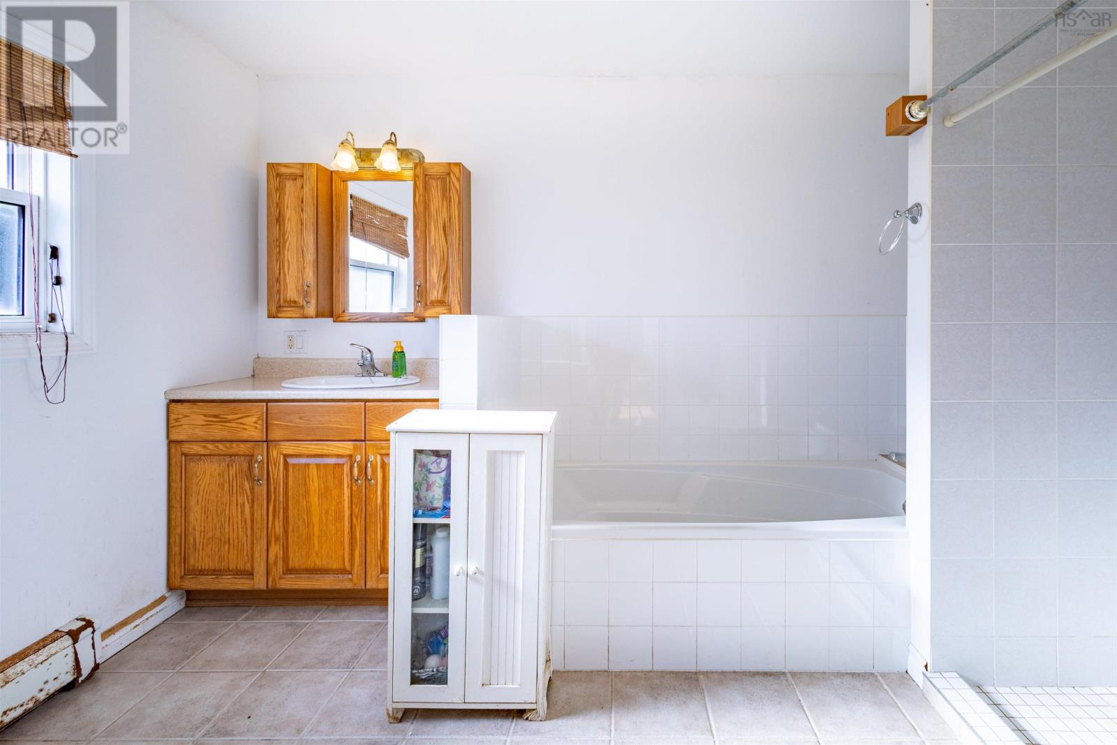 Property 20 of 41 of 225 Maple Drive