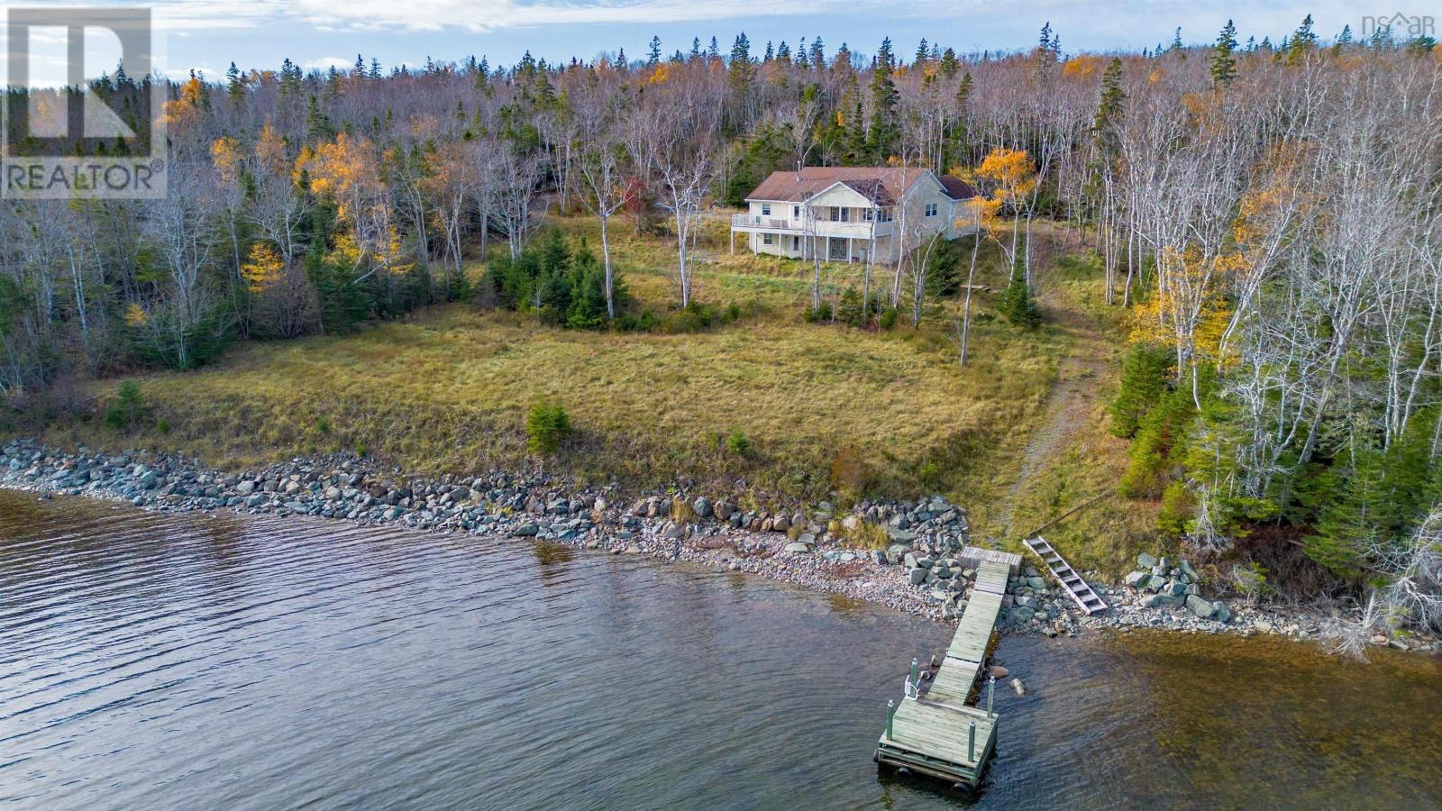 Property 36 of 41 of 225 Maple Drive