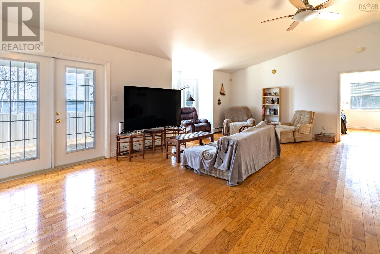 Property 8 of 41 of 225 Maple Drive