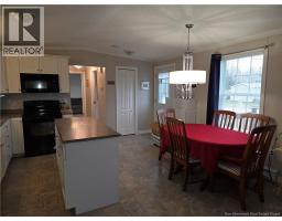 Living room - 201 Bonaventure, Shediac, NB E4P0G9 Photo 6