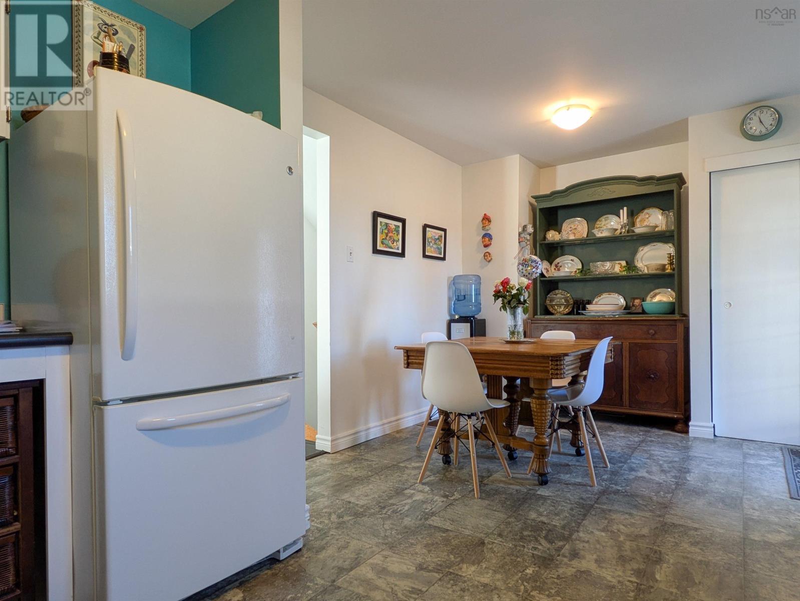 Property 21 of 37 of 544 South Broadway Avenue