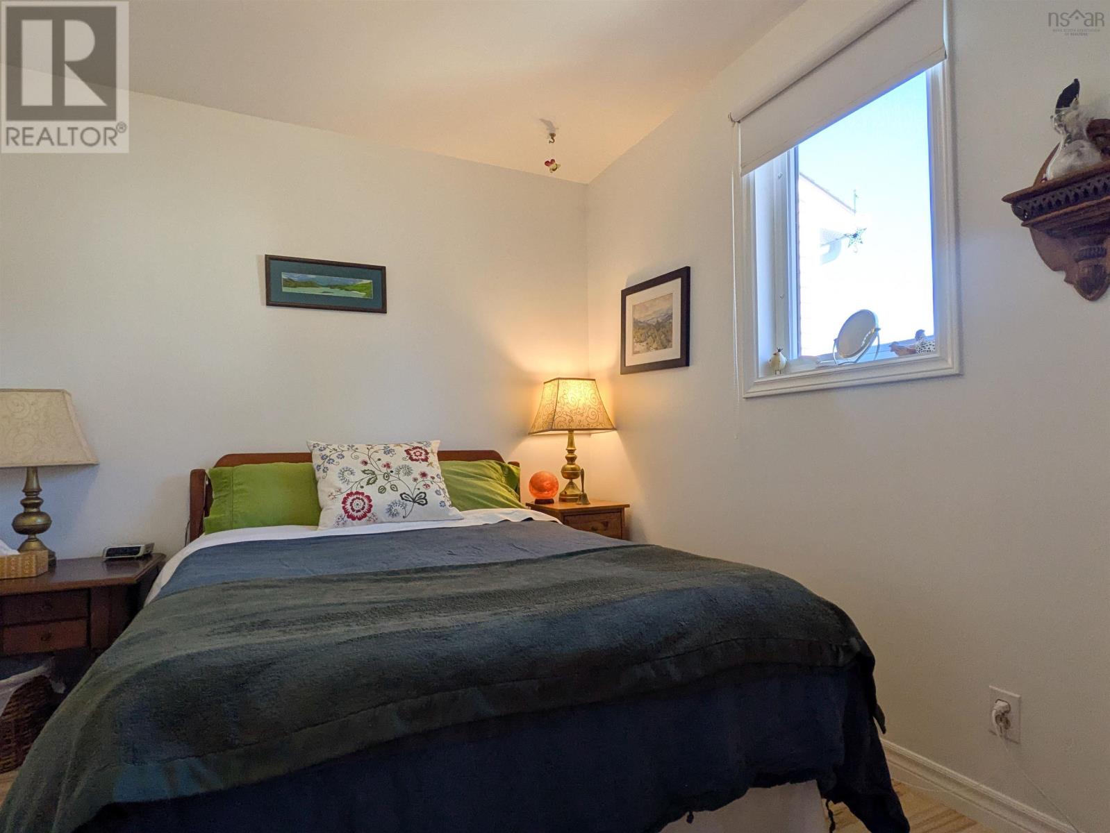 Property 33 of 37 of 544 South Broadway Avenue