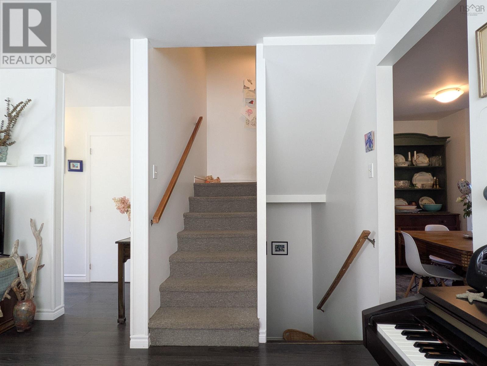 Property 23 of 37 of 544 South Broadway Avenue