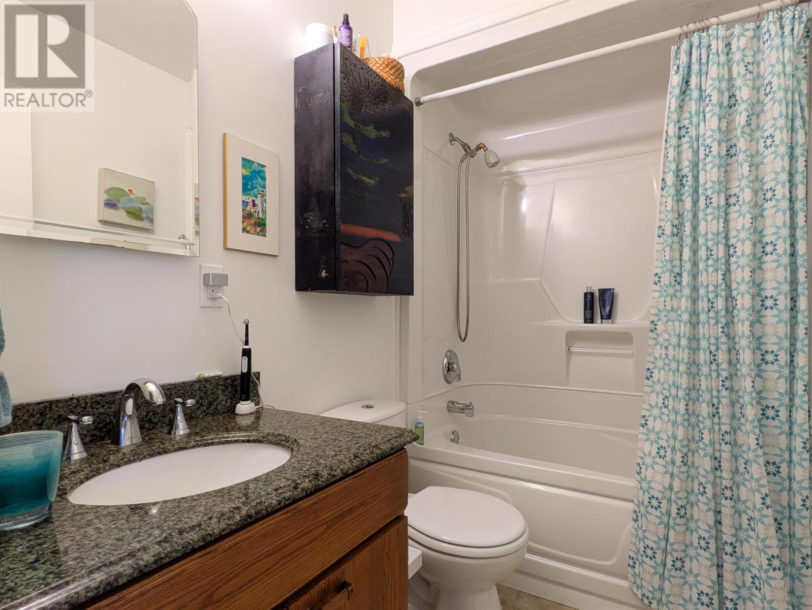 Property 26 of 37 of 544 South Broadway Avenue