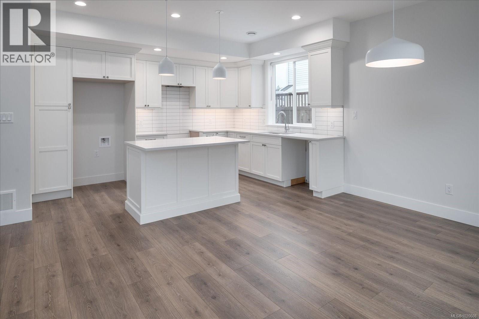 4544 SUNCREST RD - 14