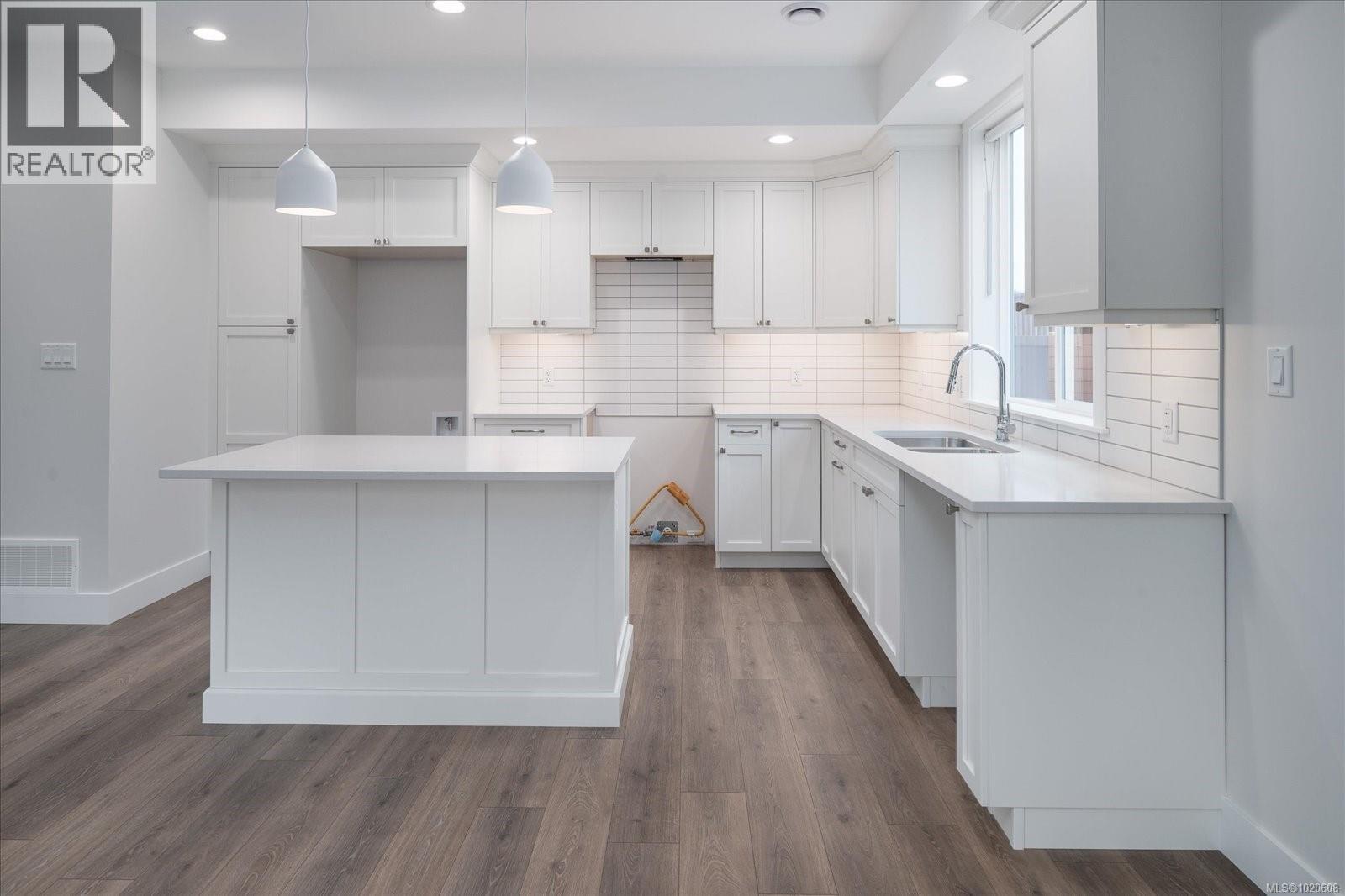 4544 SUNCREST RD - 15