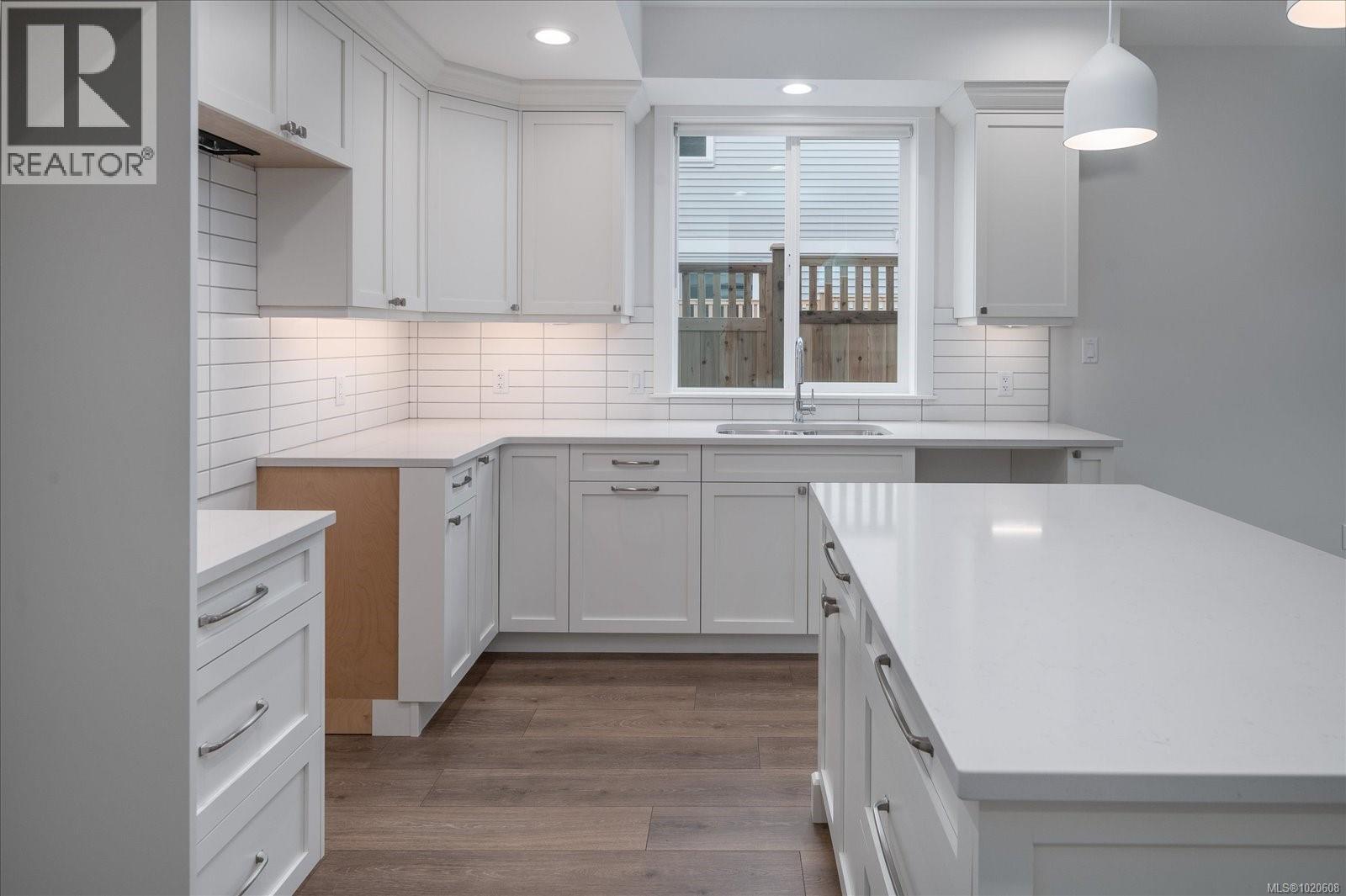 4544 SUNCREST RD - 16