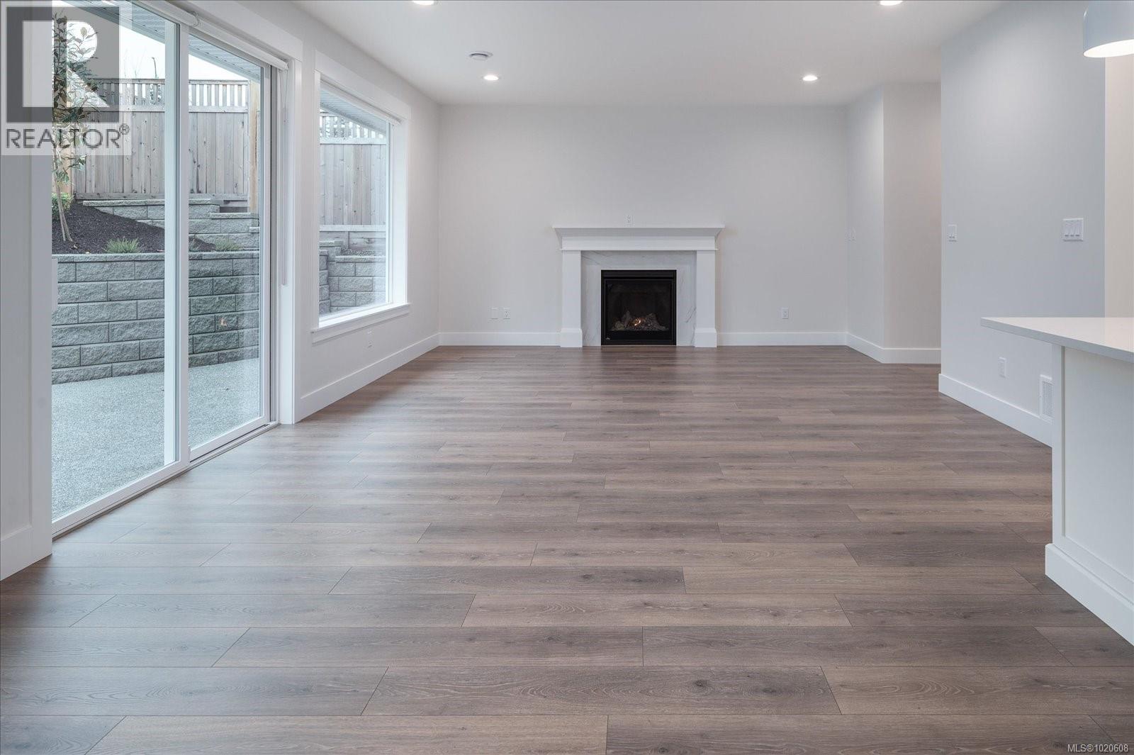 4544 SUNCREST RD - 7