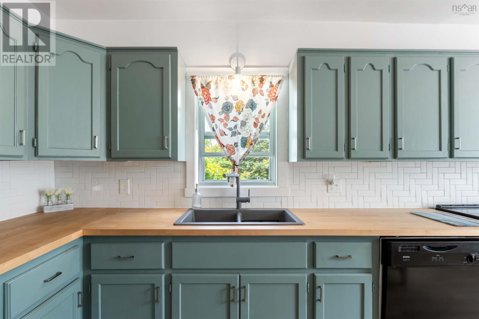 Property 34 of 50 of 22 Seaman Street