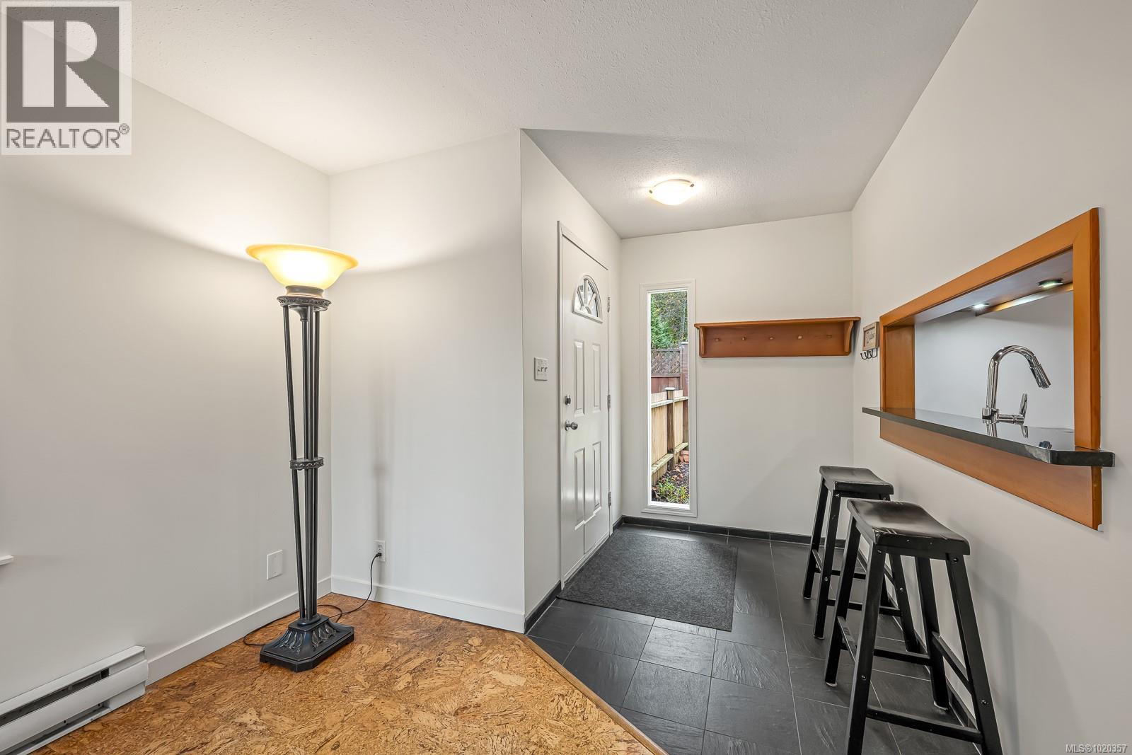 B 379 Willemar Ave, Courtenay