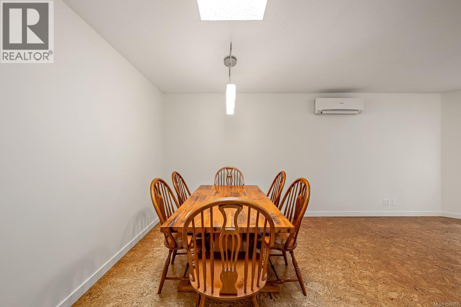 B 379 Willemar Ave, Courtenay