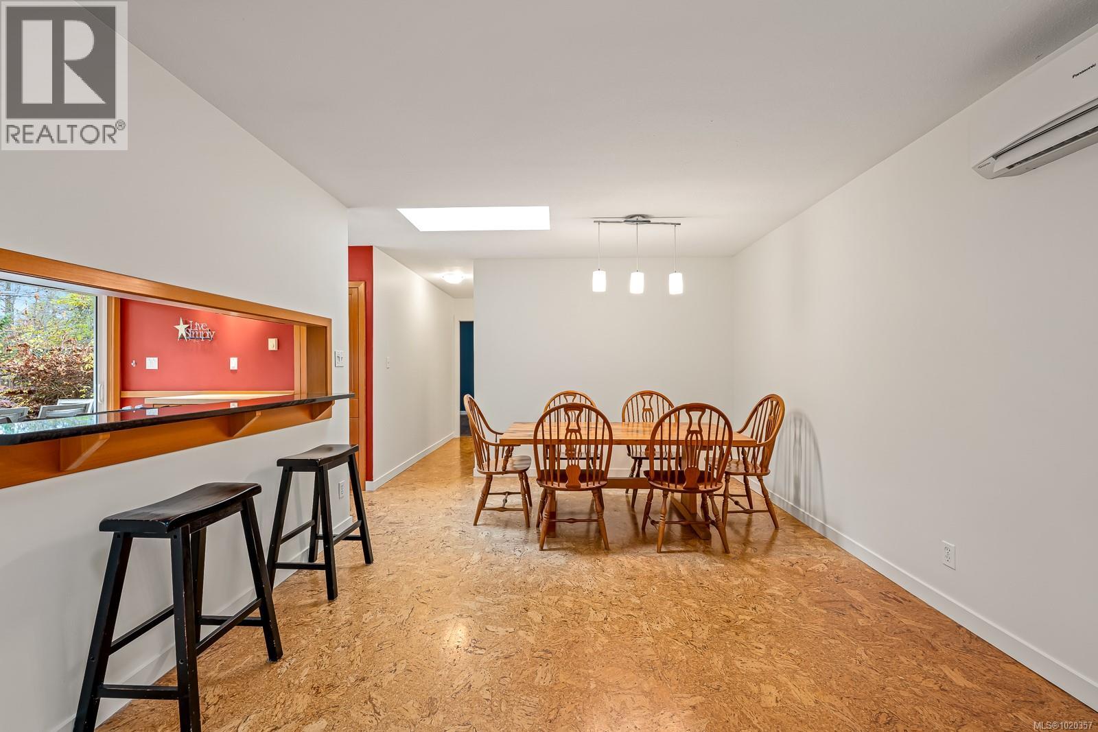 B 379 Willemar Ave, Courtenay