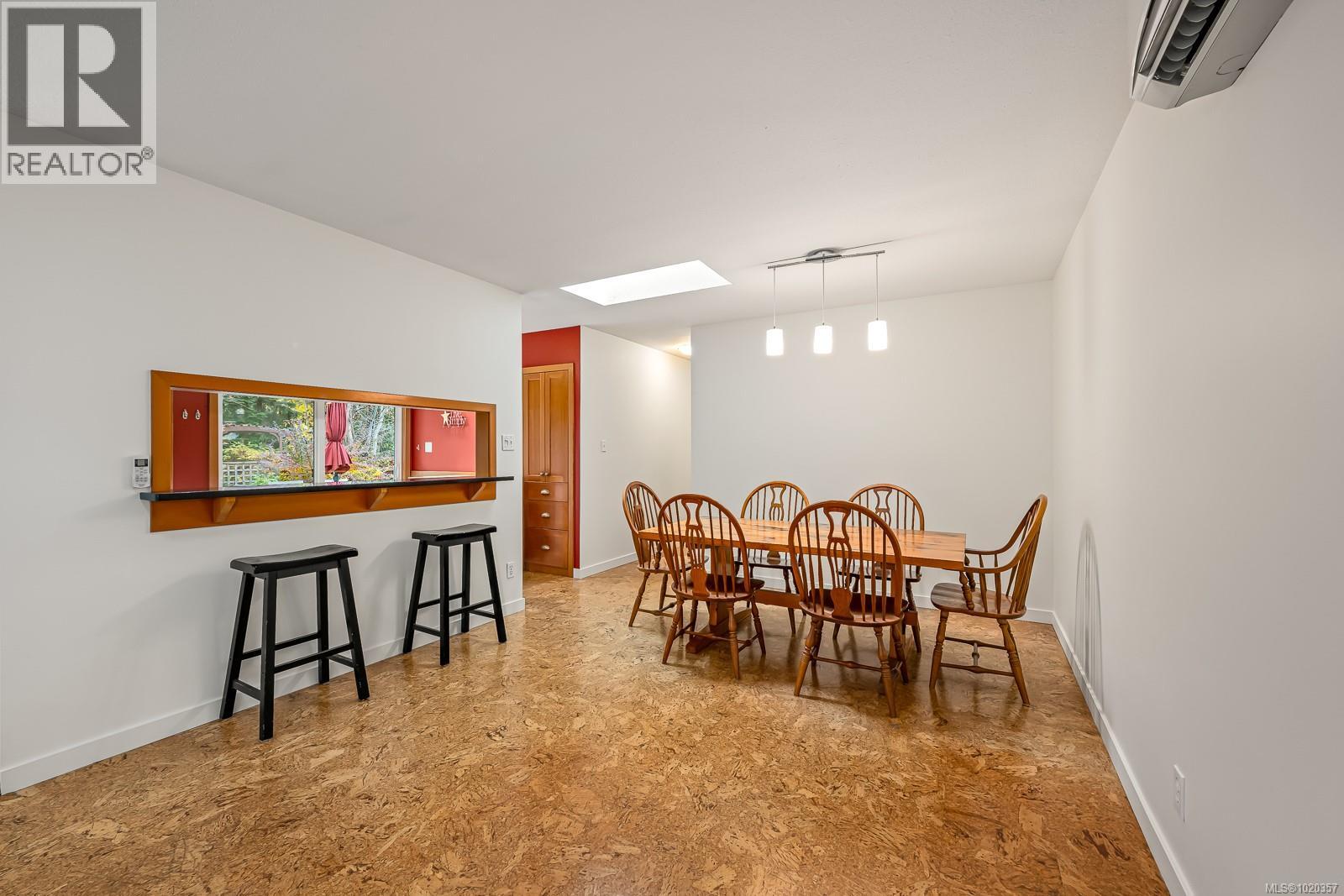 B 379 Willemar Ave, Courtenay