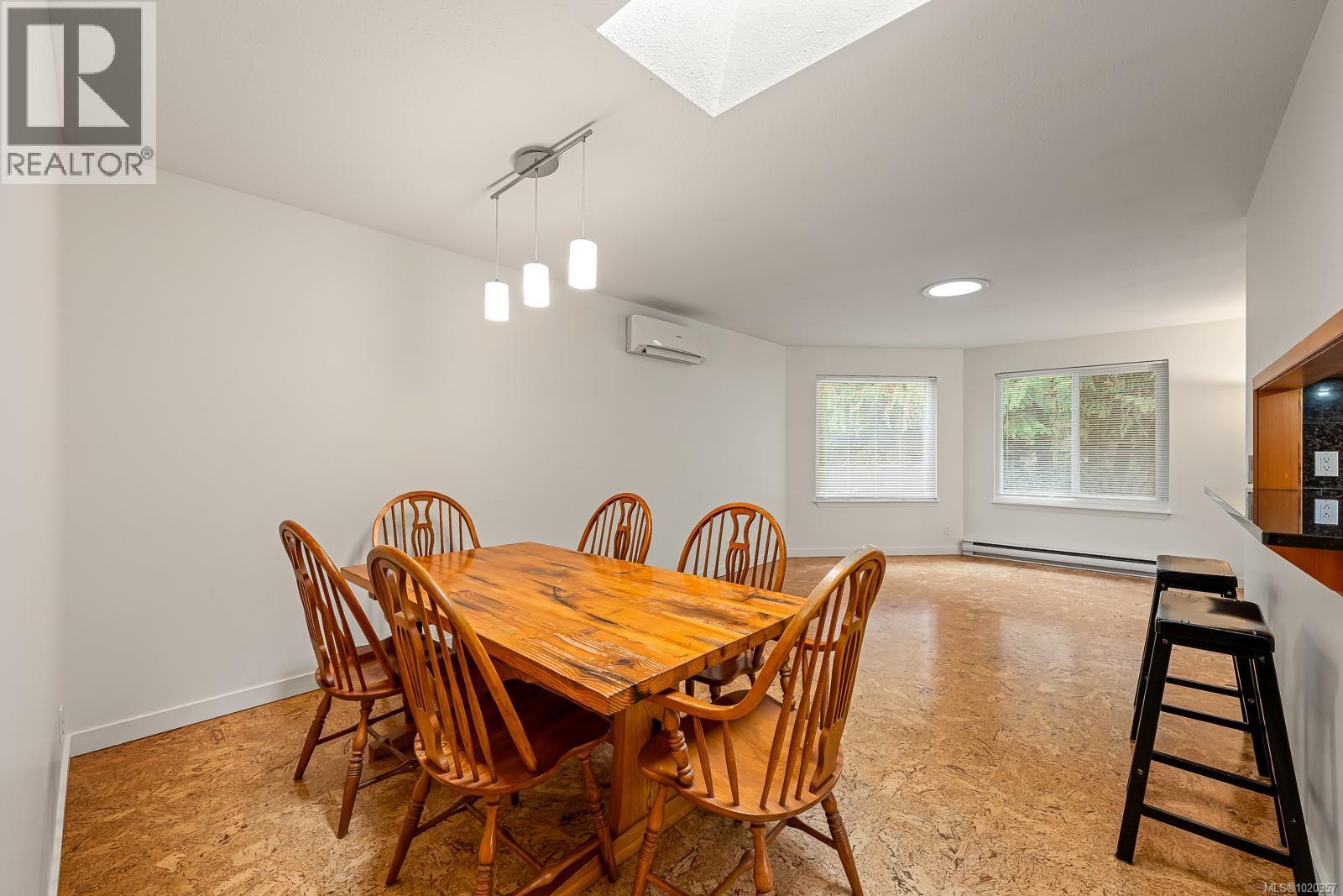 B 379 Willemar Ave, Courtenay