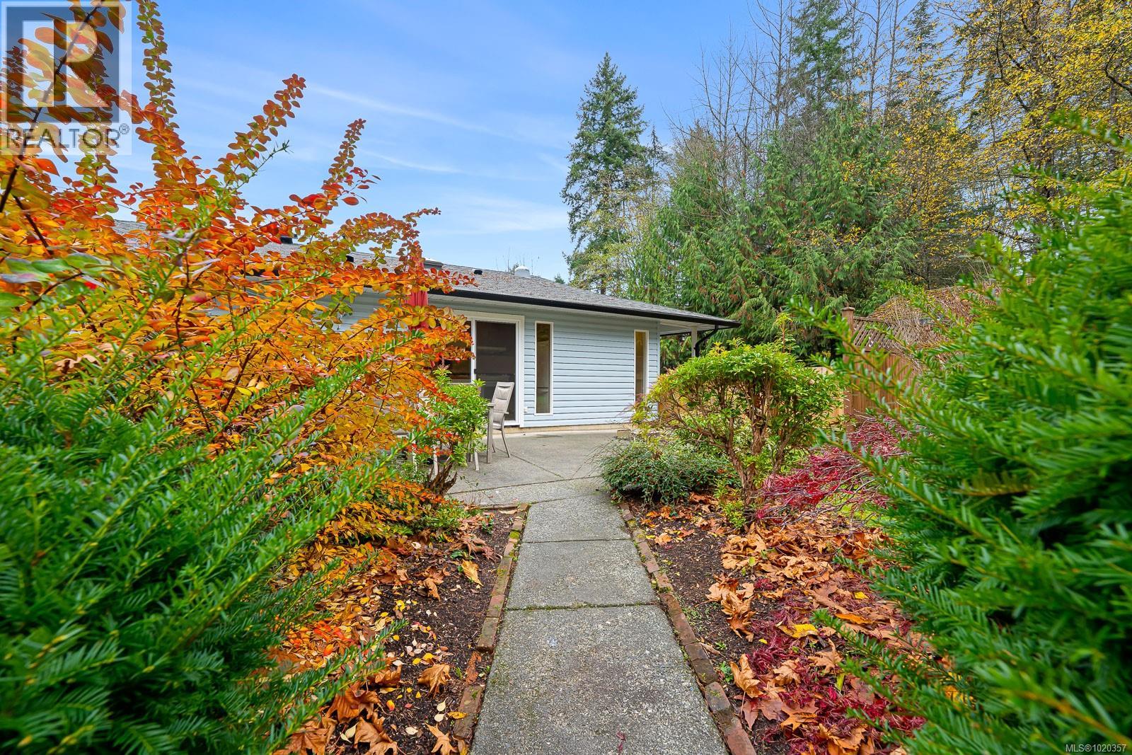 B 379 Willemar Ave, Courtenay
