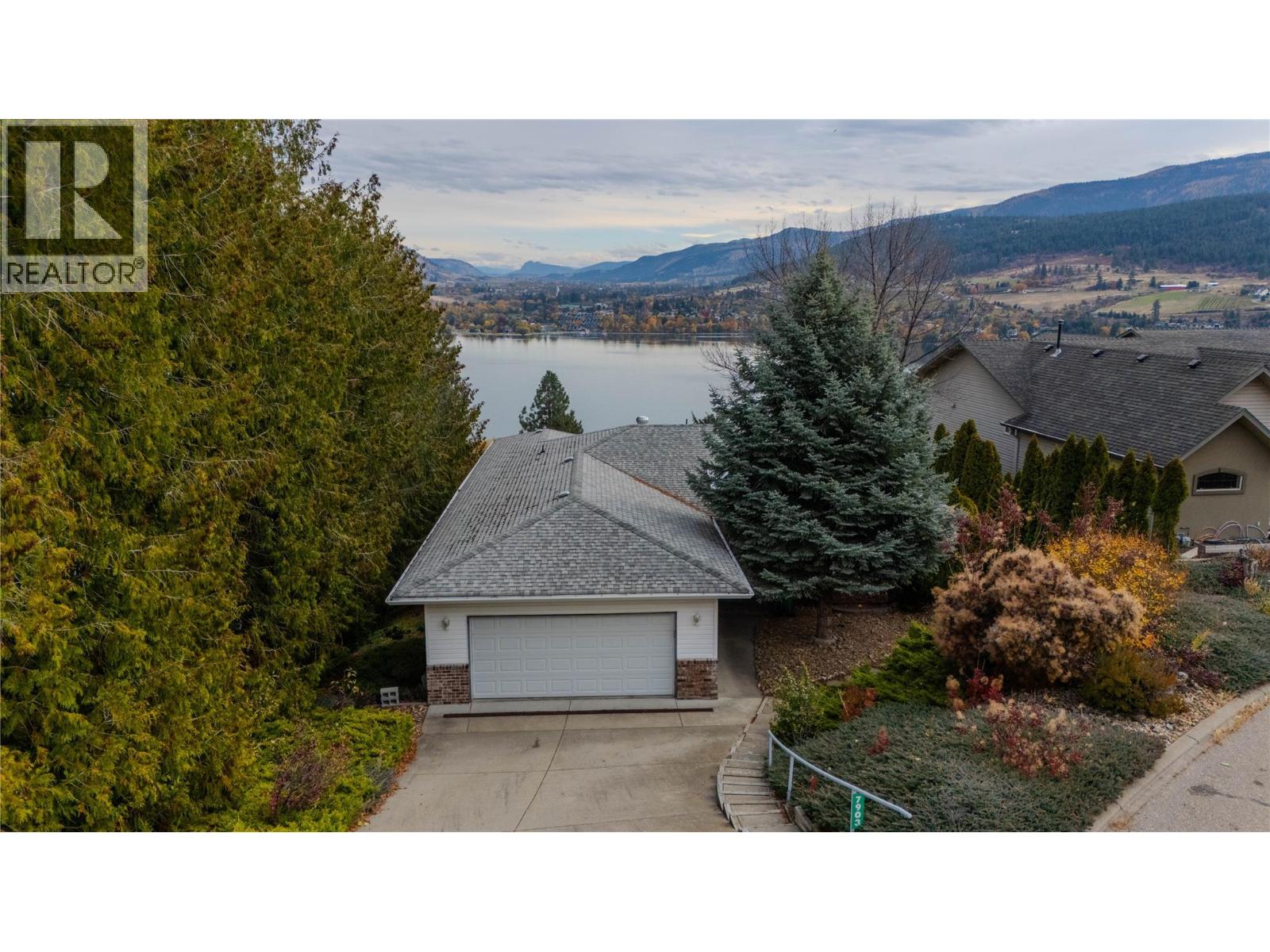 7903 Lakeview Drive, Coldstream