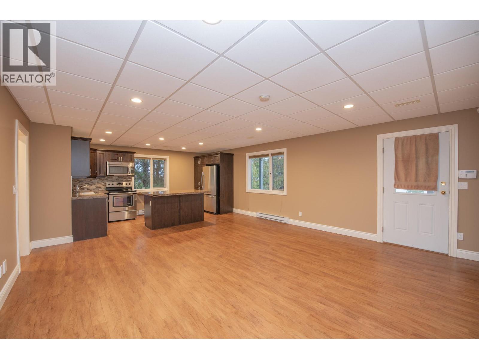 7903 Lakeview Drive, Coldstream