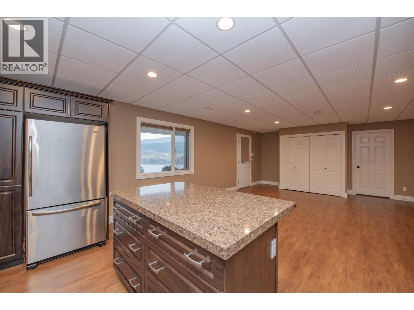 7903 Lakeview Drive, Coldstream