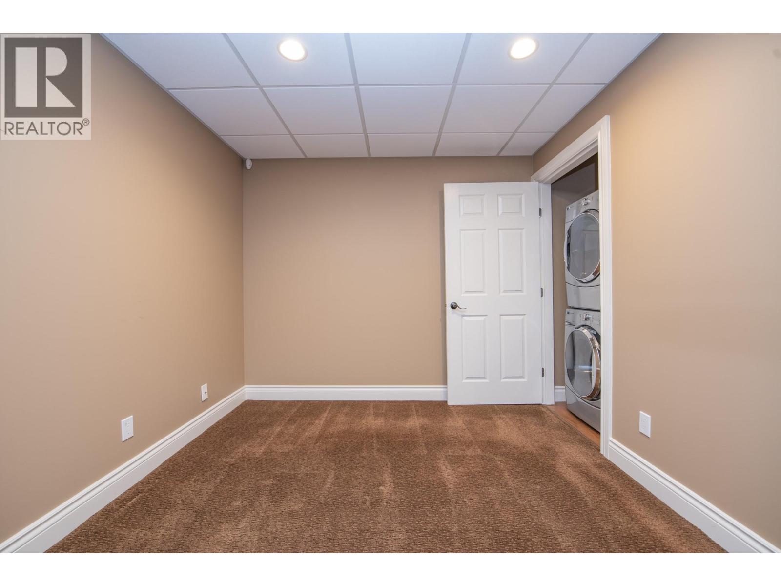 7903 Lakeview Drive, Coldstream