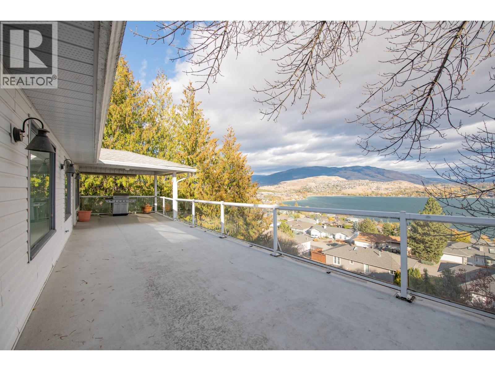 7903 Lakeview Drive, Coldstream