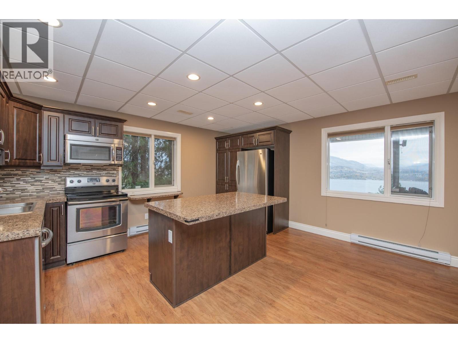7903 Lakeview Drive - 29