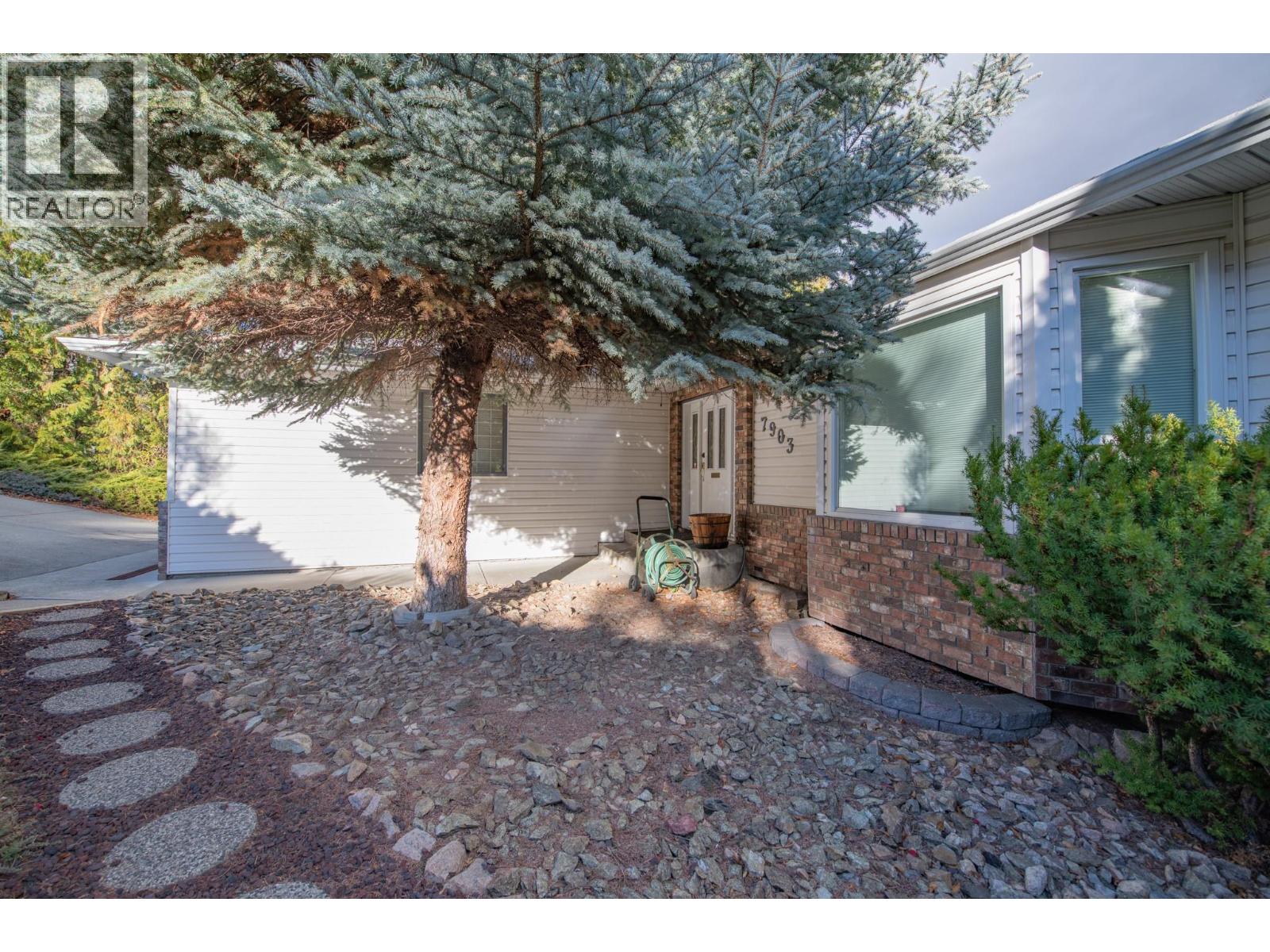 7903 Lakeview Drive, Coldstream