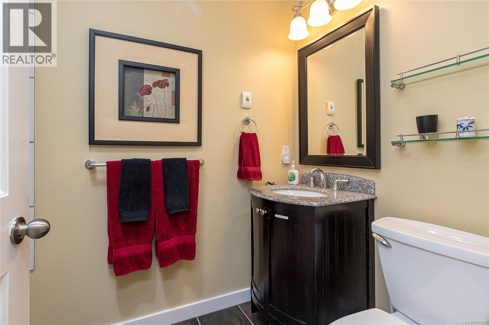 4725 Treetop Hts, Saanich