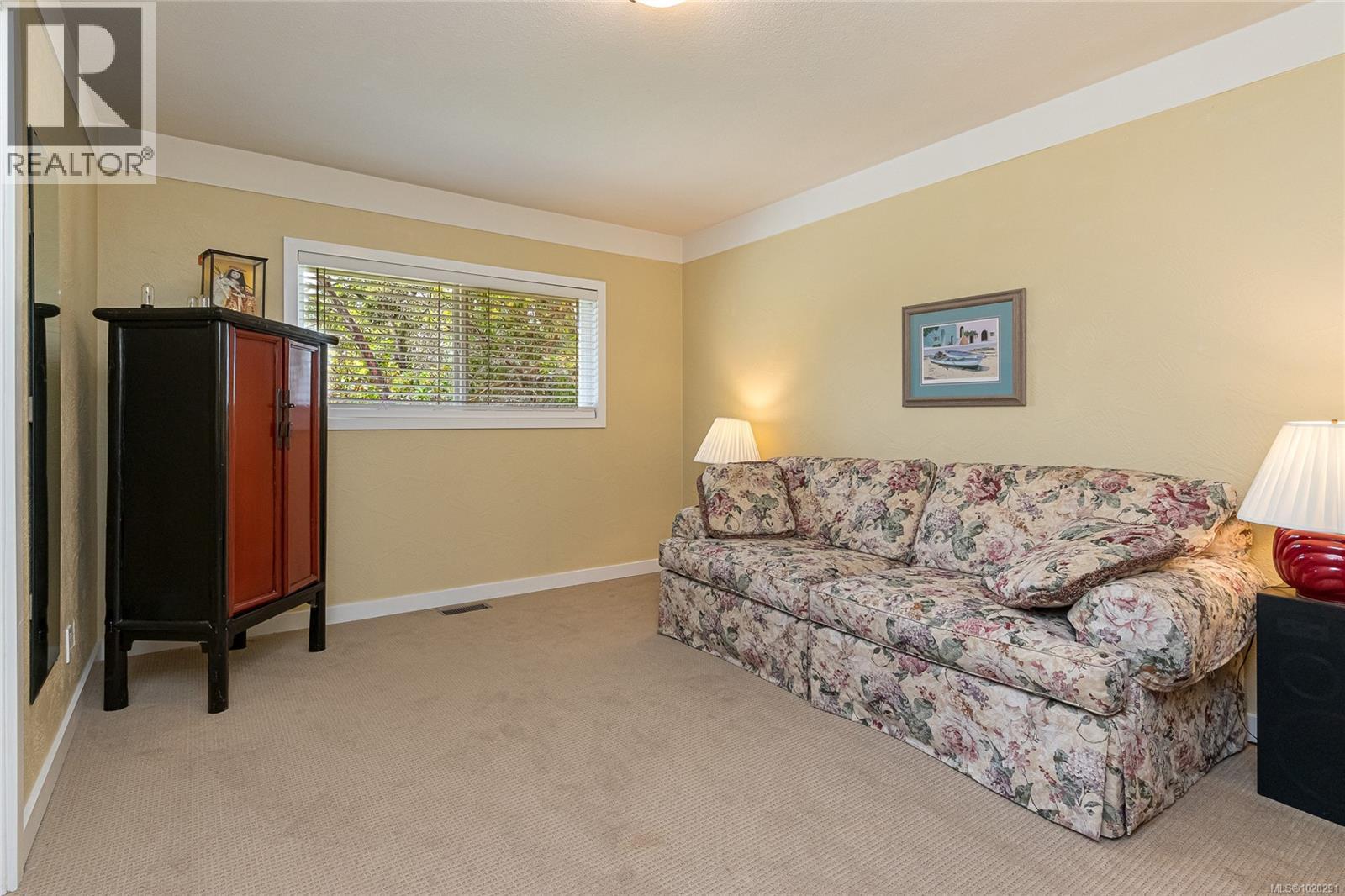4725 Treetop Hts, Saanich