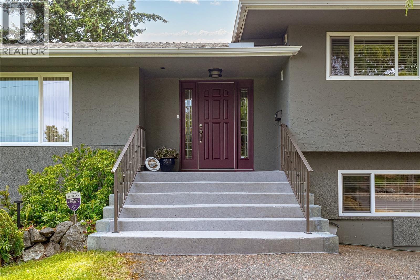 4725 Treetop Hts, Saanich