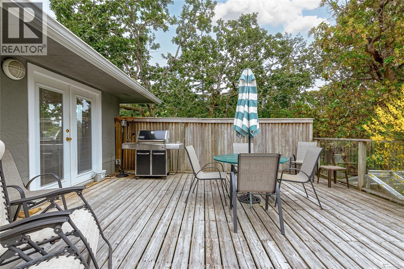 4725 Treetop Hts, Saanich