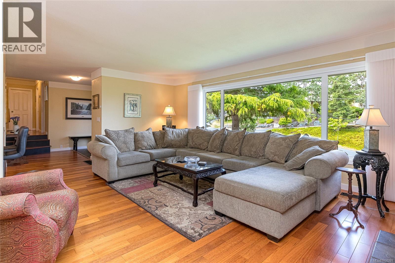 4725 Treetop Hts, Saanich
