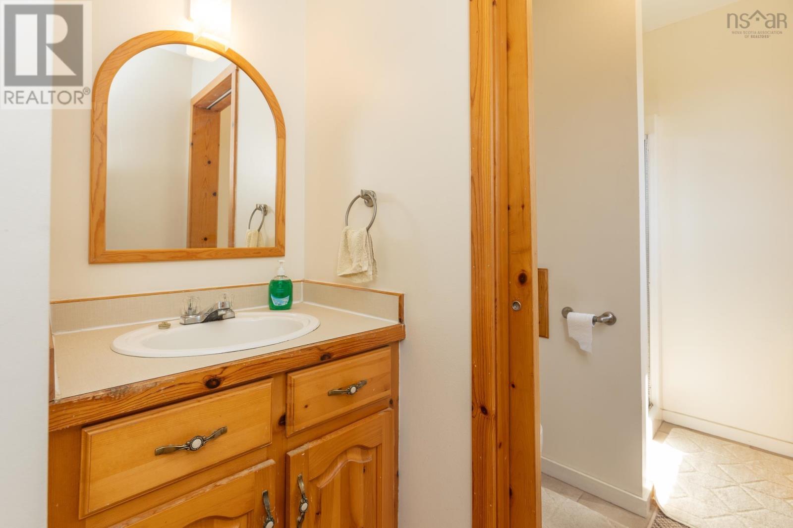 Property 31 of 46 of 194 Thomas Road