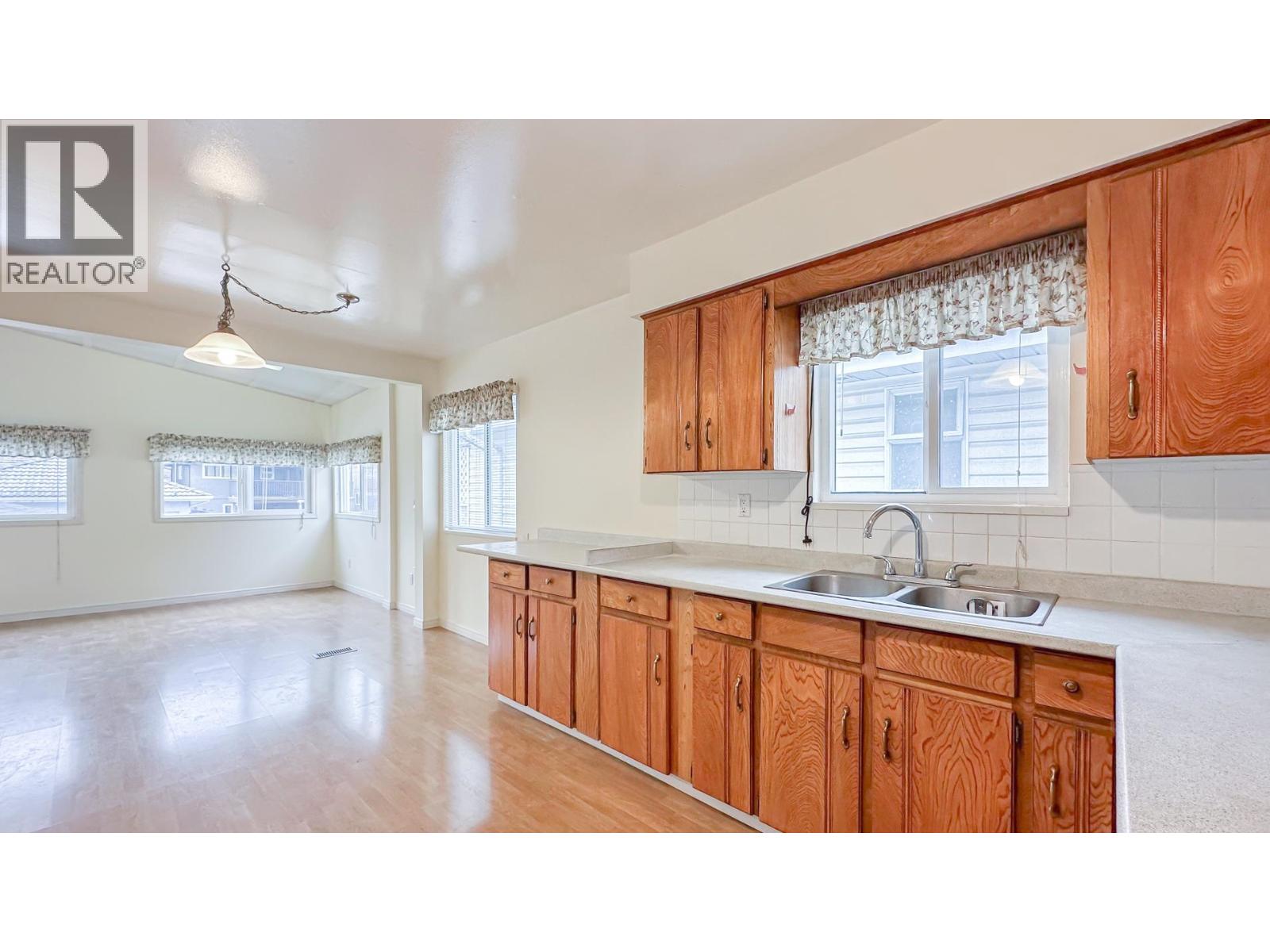 4207 UNION STREET, Burnaby