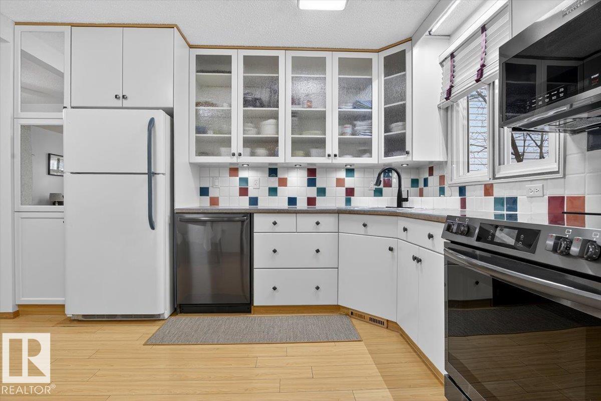 9 MCLEOD PL NW, Edmonton