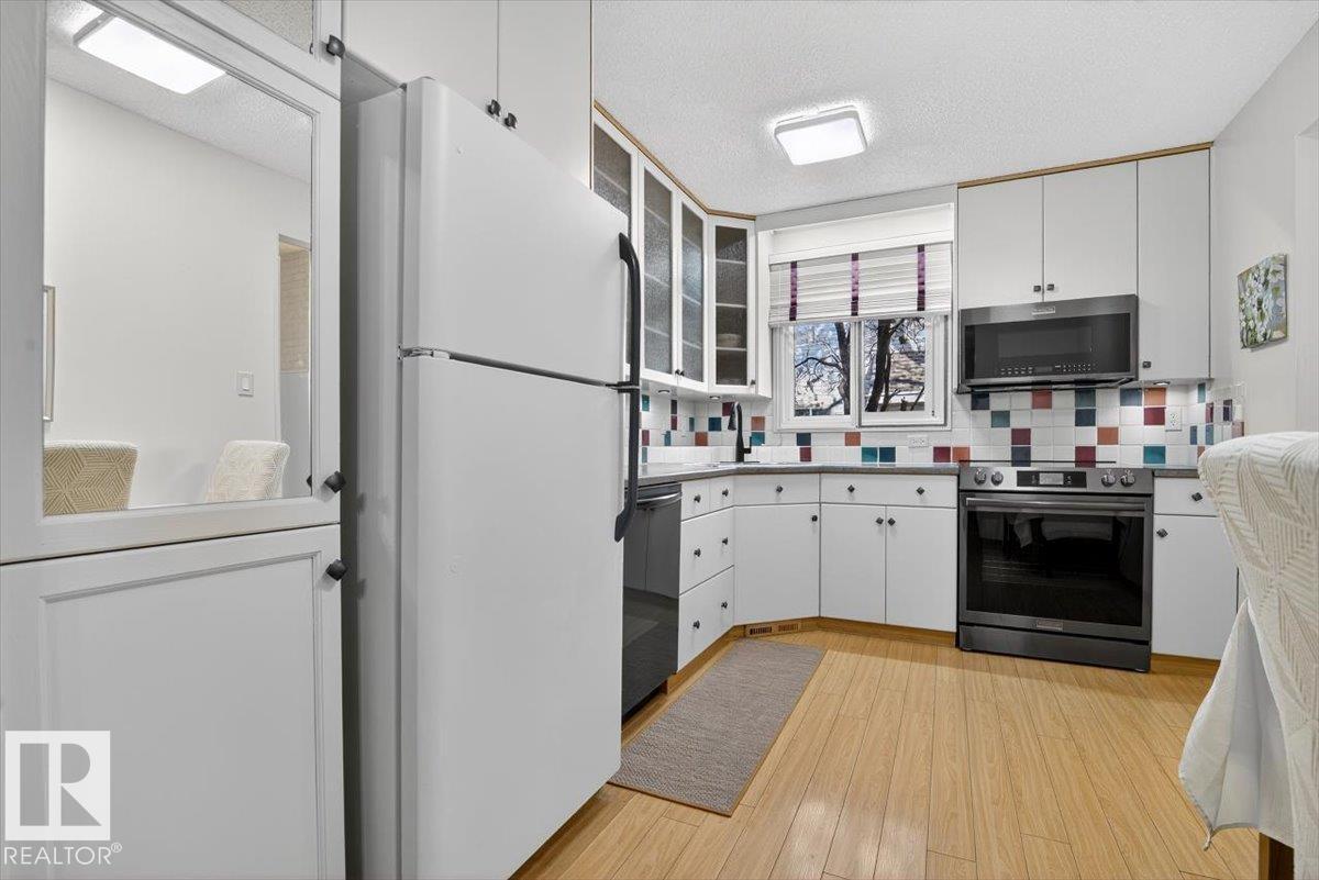 9 MCLEOD PL NW, Edmonton