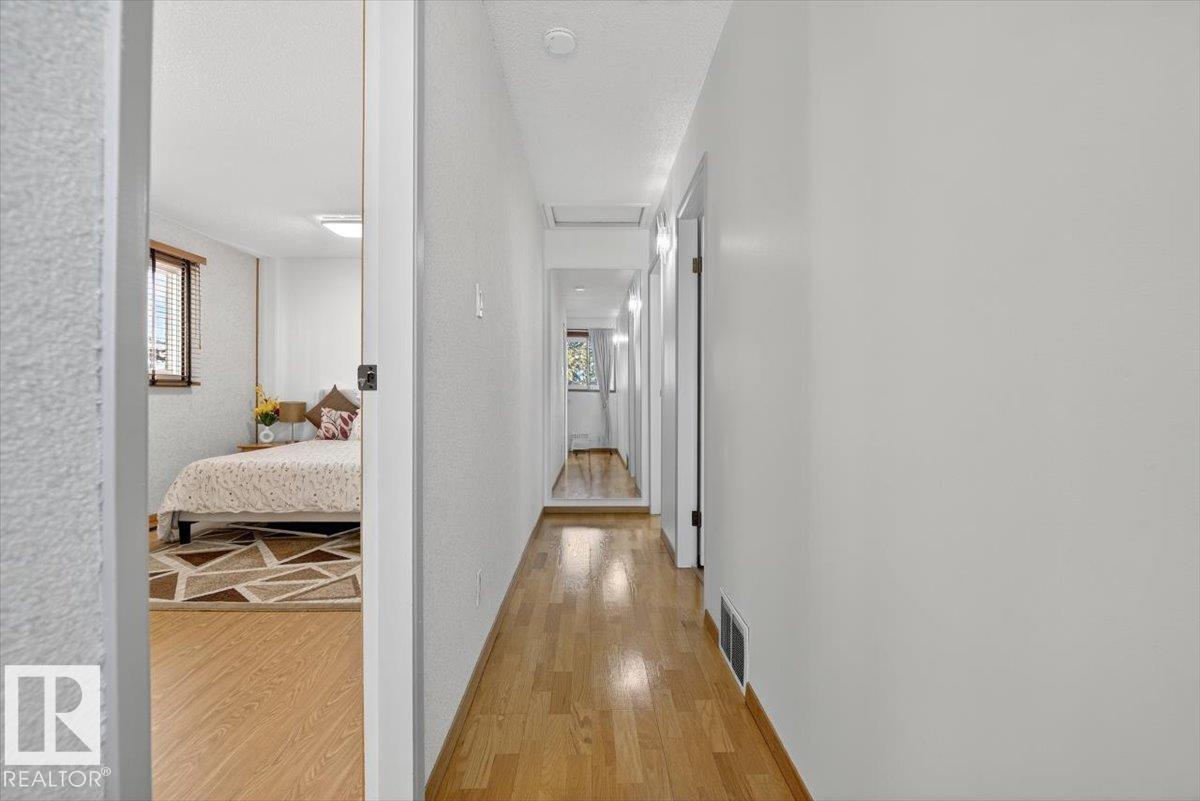 9 MCLEOD PL NW, Edmonton