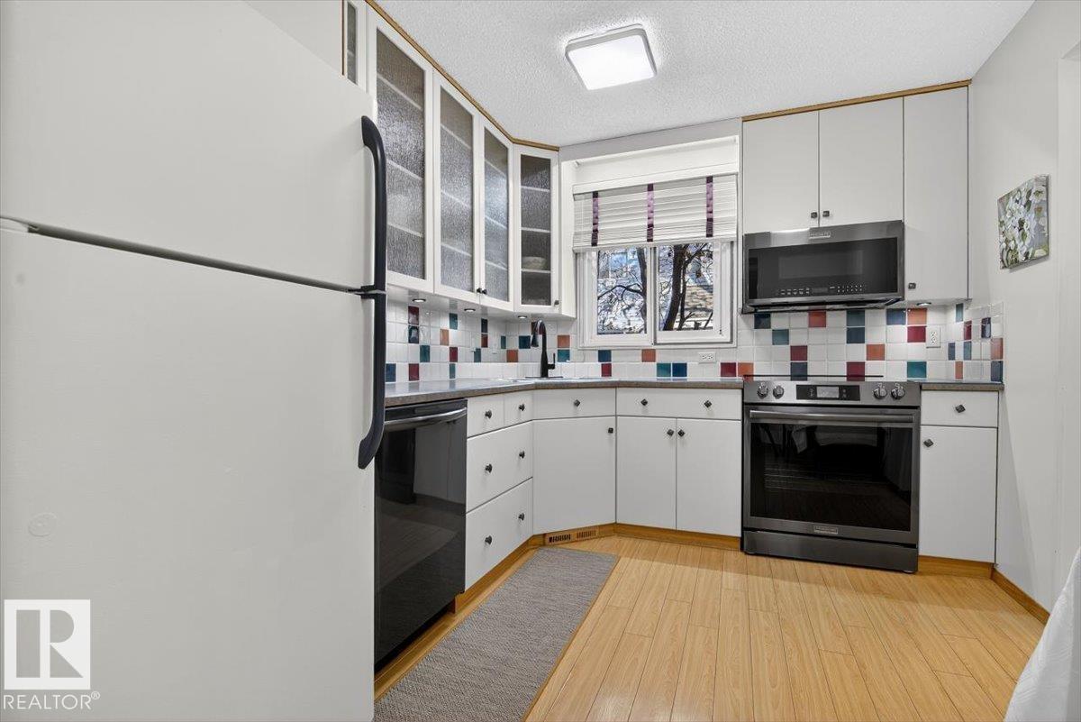 9 MCLEOD PL NW, Edmonton