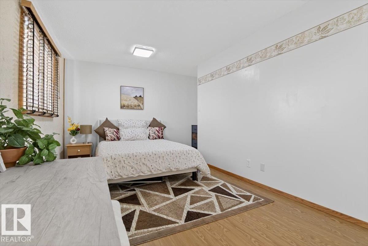 9 MCLEOD PL NW, Edmonton